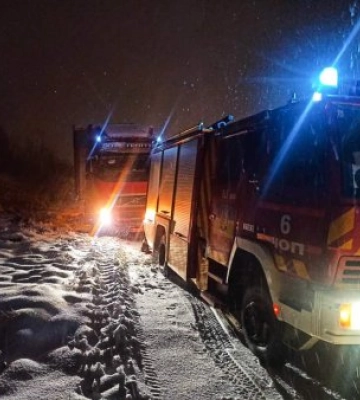 Снігопад наробив біди на Закарпатті