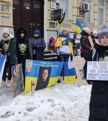 У Києві відбувся мітинг на підтримку полонених захисників Маріуполя