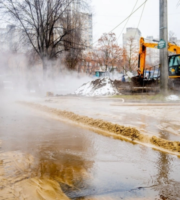 Авария на теплосетях в Харькове: без тепла и горячей воды — 208 домов (видео)