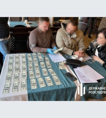 Оформляв комерційні вантажі як гуманітарку. Затримали львівського митника