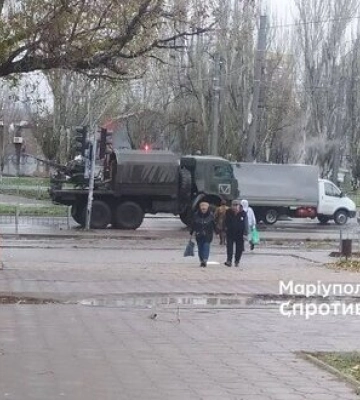 Росіяни перекидають техніку через окупований Маріуполь на Запорізький напрямок, - Андрющенко. ФОТО