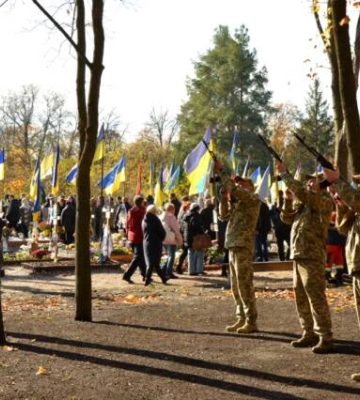 Кропивницька міськрада розглянула пропозиції щодо зміни церемонії поховання військових