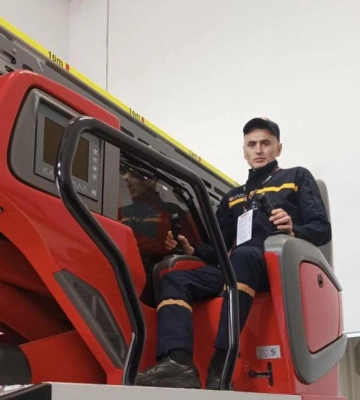 Луцькі рятувальники у Німеччині вчилися працювати на автодрабині