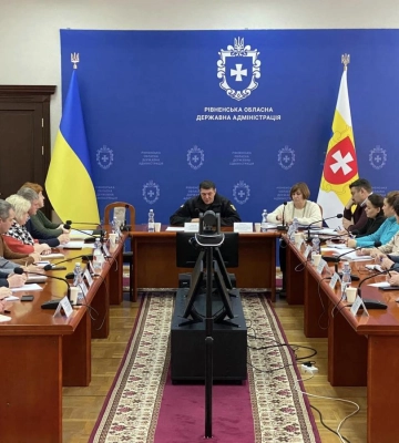 Негода на Рівненщині: місцеві органи влади готуються до снігу, дощу, вітру та ожеледиці