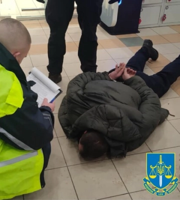 У Харкові шахрая, який виманював гроші у родичів загиблих військових, взято під варту