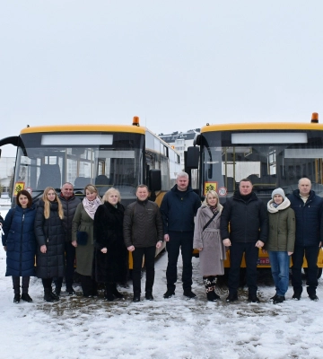 Ще три громади Волині отримали шкільні автобуси: які саме 