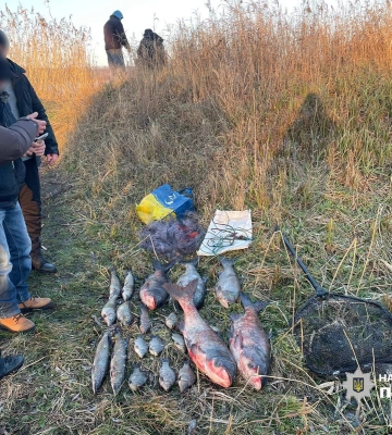 Двох браконьєрів, які наловили 55 кг риби, впіймали на Харківщині