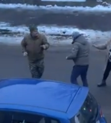 В Івано-Франківській області жорстоко побили військового, який поховав сина. Відео