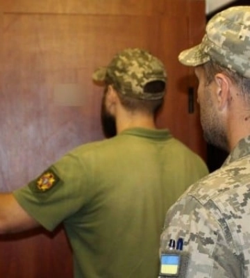 У Запоріжжі воєнкоми з поліцією ходитимуть по будинках військовозобов'язаних У Запоріжжі воєнкоми з поліцією ходитимуть по будинках військовозобов'язаних