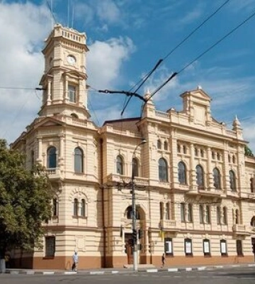 Співробітники Херсонського музею ідентифікували три картини, вивезені росіянами до Криму. ФОТО