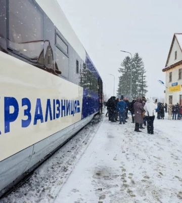 «Укрзалізниця» попередила про затримку потягів через негоду в Польщі