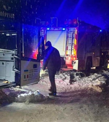 На Львівщині посеред ночі у сніговій пастці застряг автобус із 60 дітьми