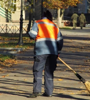 До кінця року на прибирання листя та стихійних звалищ в Інгульському районі Миколаєва планують витратити майже ₴1 млн