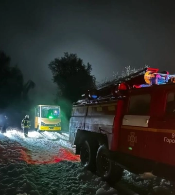 На Волині із заметів звільнили автобус із 29 пасажирами та вантажівку
