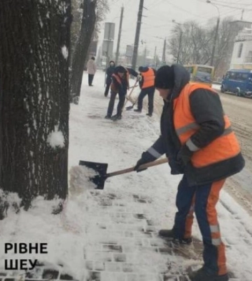 Відомо, скільки населених пунктів на Рівненщині знеструмлено через негоду