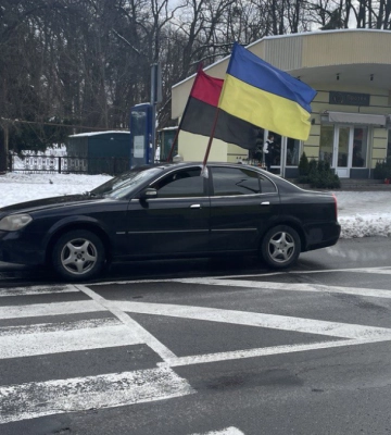 Вдячні ЗСУ за можливість жити. У Франківську відбувся жіночий автопробіг