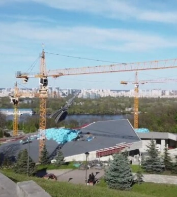 Замість оборони - ремонт сходів: у Києві пустять на вітер понад 3,5 млн гривень