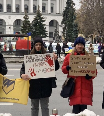 Акція &quot;Free Azov&quot;: на Майдані в Києві зібрались родичі полонених захисників &quot;Азовсталі&quot;