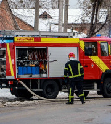 У Голосіївському районі столиці горіла СТО, є постраждалий 