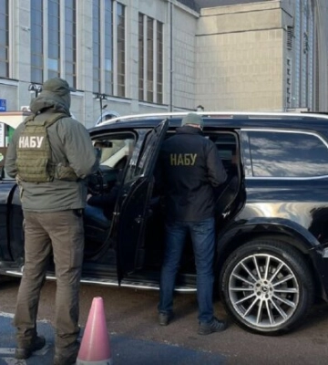 НАБУ затримало чинного нардепа: яку суму той отримав за тендери на медобладнання