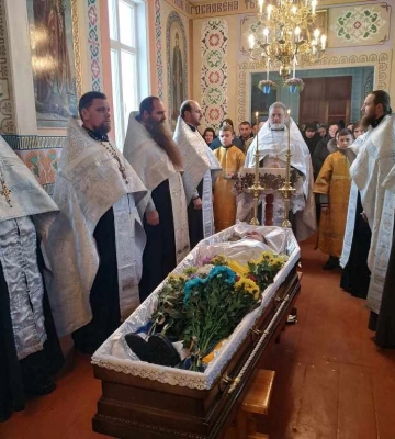 Був миротворцем в Іраку, загинув за рідну землю: на Волині попрощалися з Героєм Валентином Заяцем