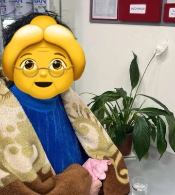 В Ужгороді патрульні допомогли дістатись дому літній жінці