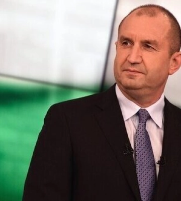 Президент Болгарії Радев ветував угоду з Україною про постачання БТР