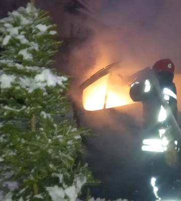 На Волині рятувальники гасили будинок, автомобіль та 16 разів виїжджали ліквідовувати наслідки снігопаду