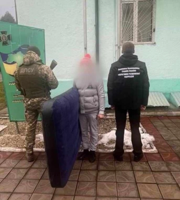 На Закарпатті зупинили чоловіка, який вчетверте намагався незаконно перетнути кордон