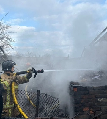 Чоловік з двома дітьми загинули під час пожежі у закарпатському Солотвині