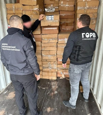 В порту на Одещині виявили величезну партію контрабандних товарів