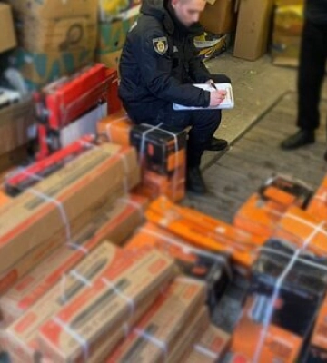 Крали з вантажівок майно, яке призначалося військовим та жителям деокупованих територій: На Кіровоградщині затримали&amp;hellip;