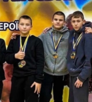 Миколаївські спортсмени здобули 16 медалей на змаганнях з кікбоксингу ІСКА