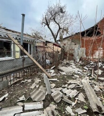 Оккупанты в течение дня атаковали Никопольщину из тяжелой артиллерии и дронами-камикадзе: повреждена гимназия, дома и ЛЭП.&amp;hellip;