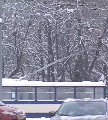 Вісім тисяч знеструмлених будинків та десятки авто в снігових заметах: як на Рівненщині минули вихідні? (ВІДЕО)