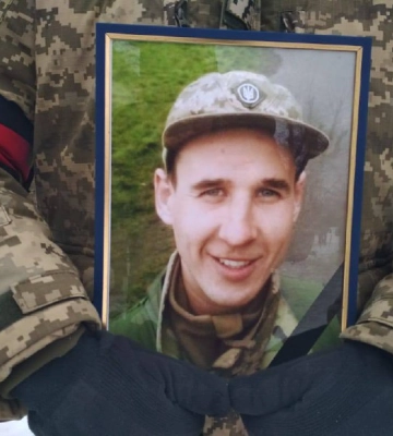 У Сумах попрощалися із захисником Владиславом Мотузним