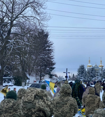 17 місяців мама сподівалася, що живий: на Волині поховали Героя Андрія Чумака. Фото