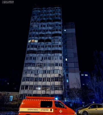 В Одесі спалахнув багатоповерховий будинок