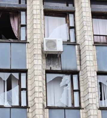 Рашисти вдарили ракетами по Селидовому на Донеччині, пошкоджено багатоповерхівки та адмінбудівлі. ФОТО