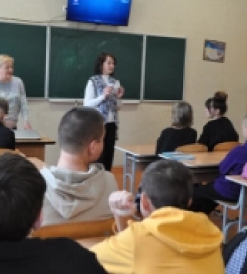 У Луцькій гімназії №7 побували податківці