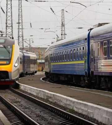 У 2024 році Укрзалізниця додасть нові залізничні рейси до Чернівців: які саме