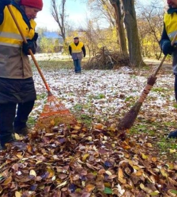 Двірники Дніпра впорались з першим снігом на 100 %