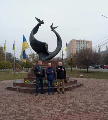Миколаївські майданівці відзначили День Гідності та Свободи (ФОТО)
