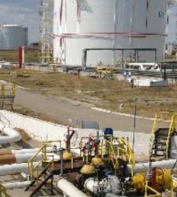 Дроны атаковали нефтебазу: появились подробности ночной "бавовны" в Феодосии, фото