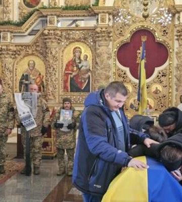 Навіки 28: у Полтаві попрощалися з полеглим військовим Валентином Надточієм