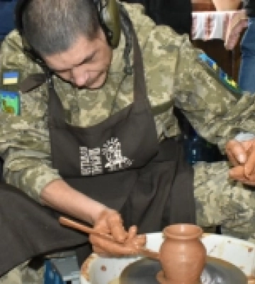 Ремеслами та фольклором: на Волині реабілітовують воїнів з усієї України