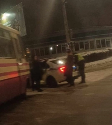 Що сталося ввечері на Карпенка-Карого: деталі аварії