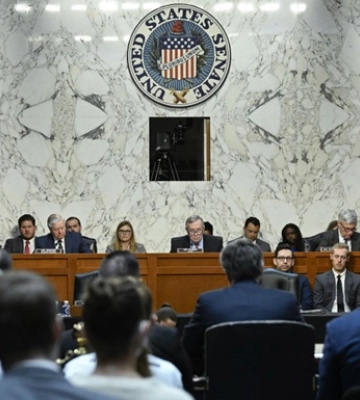 На грани краха: дадут ли США деньги Украине