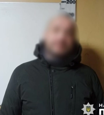У Києві чоловік погрожував підірвати гранату в багатоповерхівці
