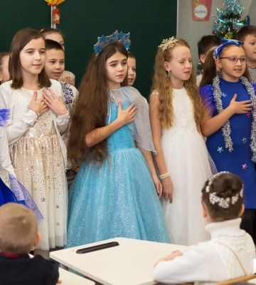 Як у школі Кропивницького діти відзначили День святого Миколая (ФОТО, ВІДЕО)